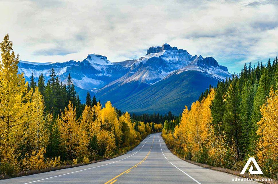 icefields parkway road icefields parkway road at autumn